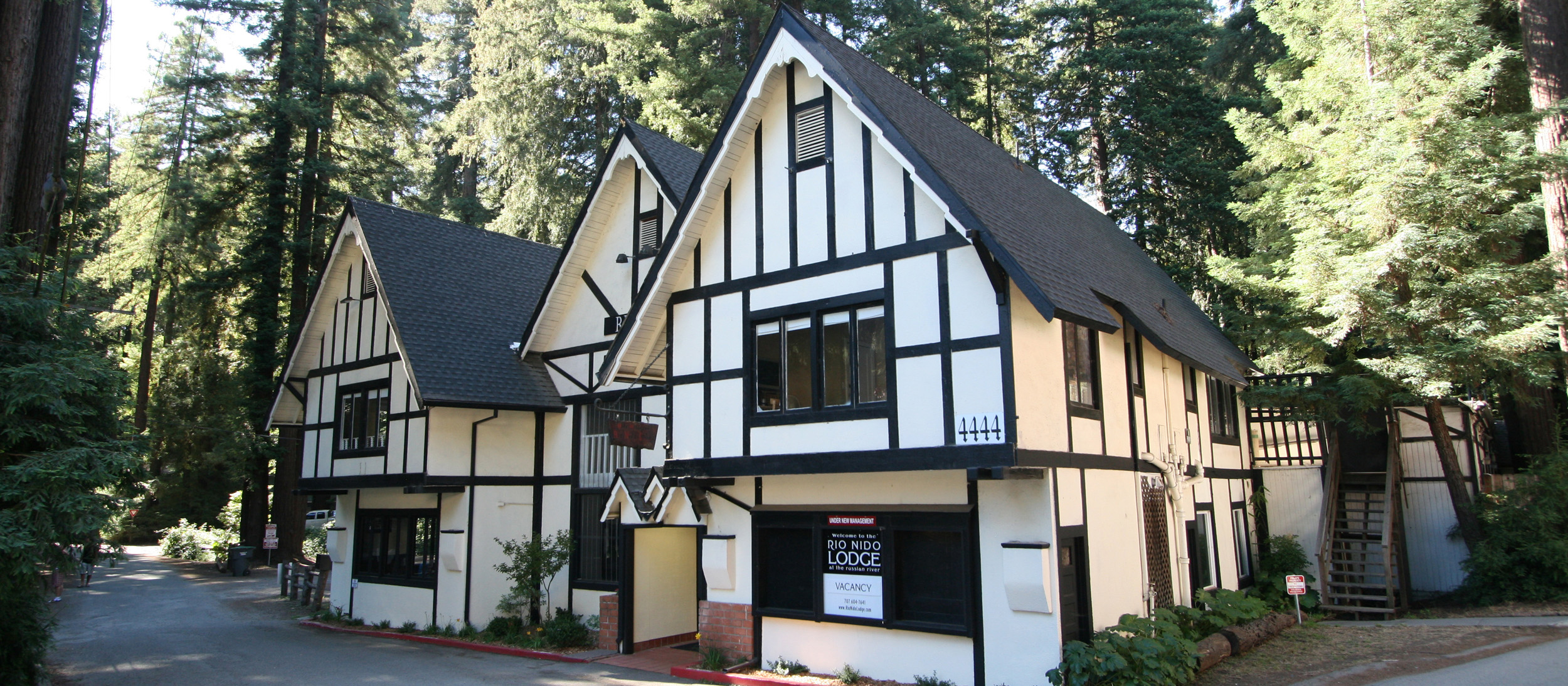 Historic Rio Nido Lodge Welcome