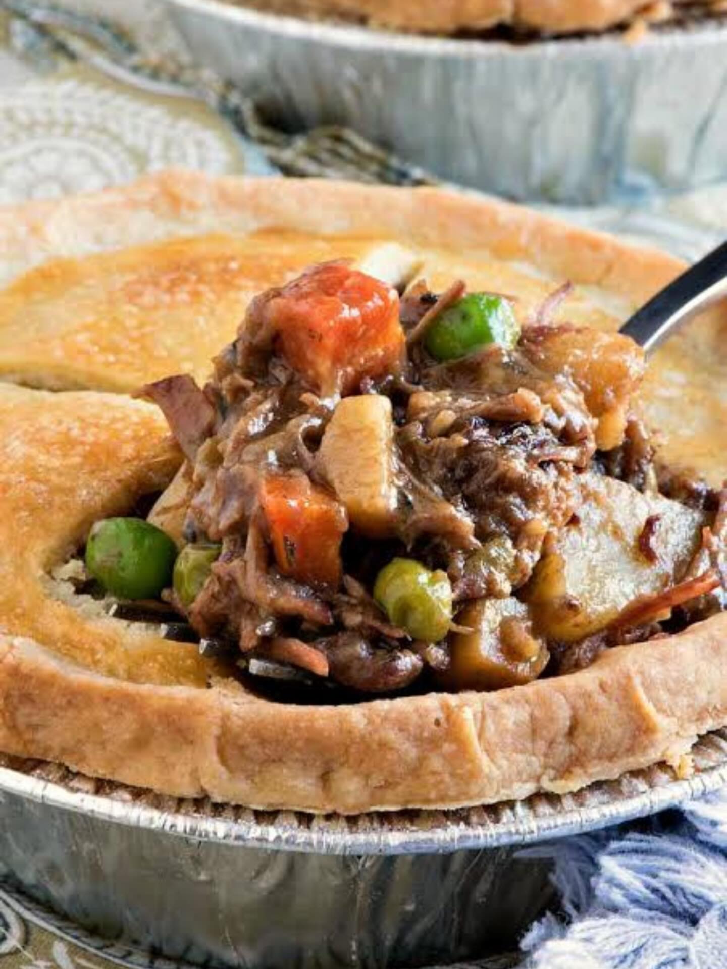 House made pot pies fresh out of the oven this evening.

#sundaysupper #rionido #lodgelife #potpies