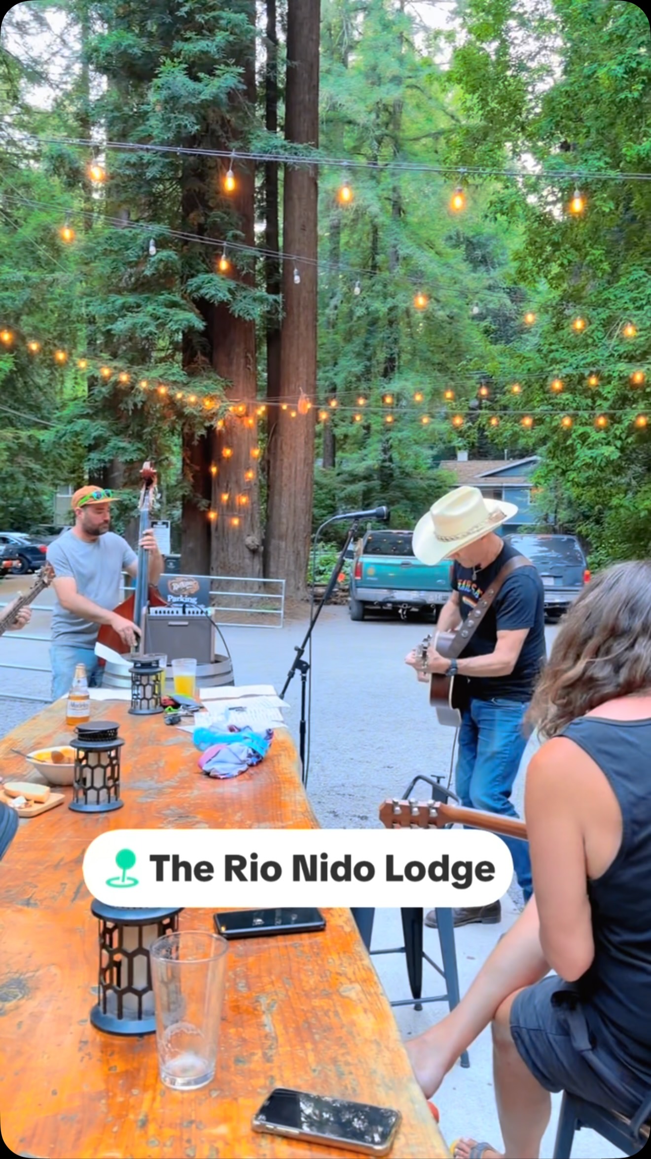 Happening Now until 9:30!

#tuesdayvibes #rionidolodge #guerneville #livemusic #lodgelife